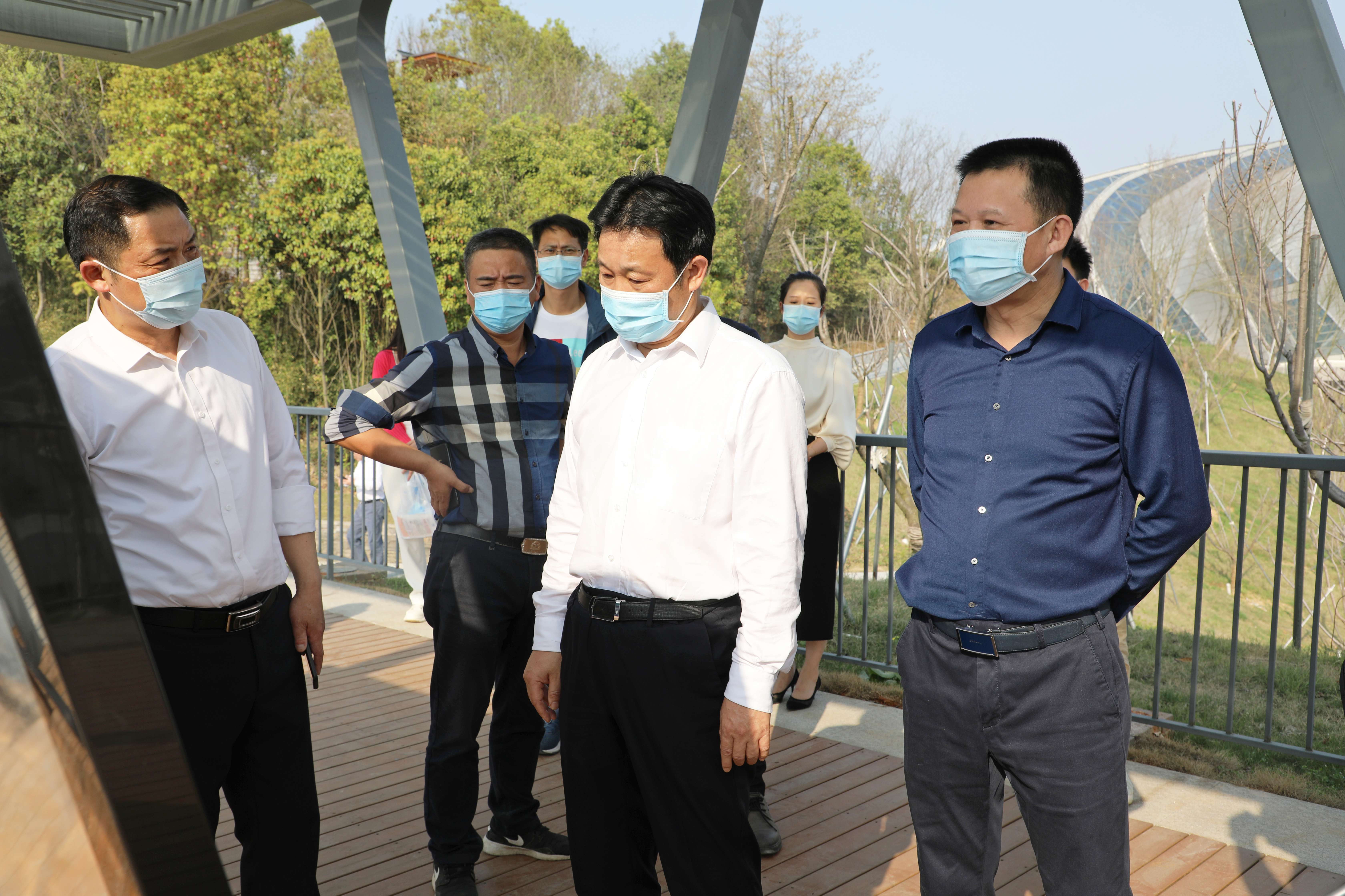 3月15日，市委副書記、湖南省第十四屆運(yùn)動會，第十一屆殘疾人運(yùn)動會岳陽市籌備委員會執(zhí)行主任李摯調(diào)研第十四屆省運(yùn)會部分場館建設(shè)項(xiàng)目。.jpg